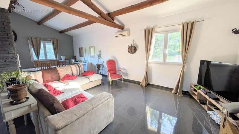 Maison à SAINT-CHRISTOL-LES-ALES