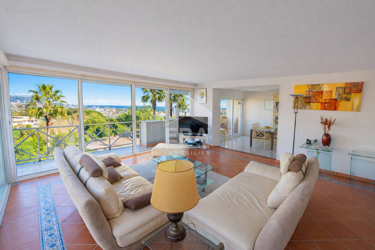 Appartement à MANDELIEU-LA-NAPOULE