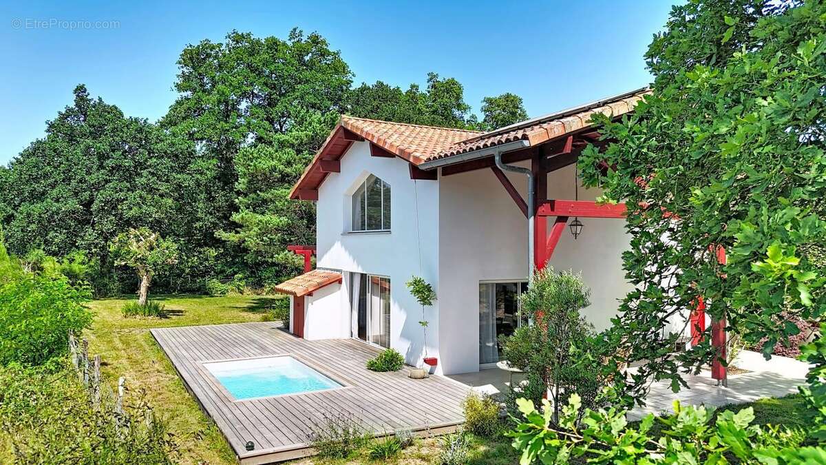 Maison à SAUBION