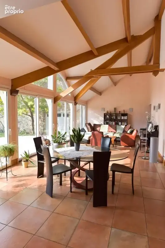 Maison 315 m² à Laval  - photo 3