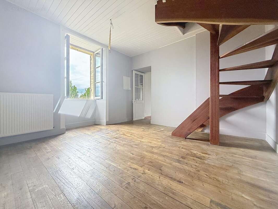 Maison à SAINT-ROMAIN-ET-SAINT-CLEMENT