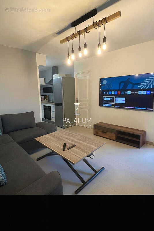 Appartement à ROQUEBRUNE-SUR-ARGENS