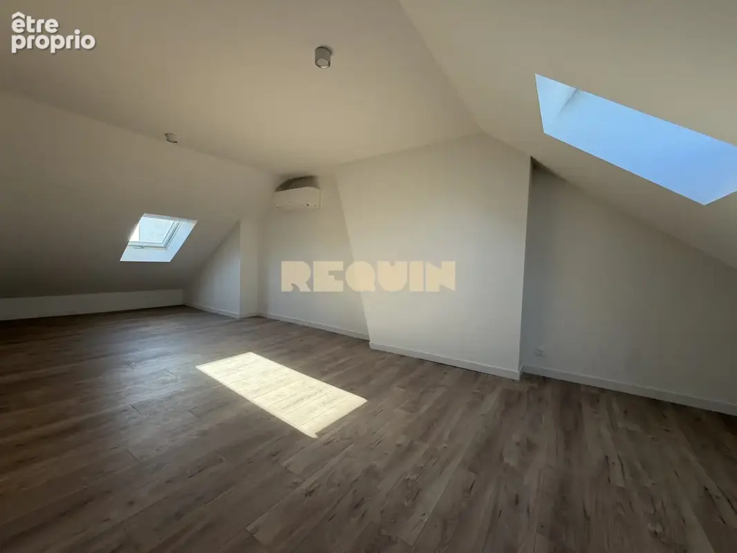Appartement 3 pièces 81 m² à vendre à La Madeleine (59110) - photo 4