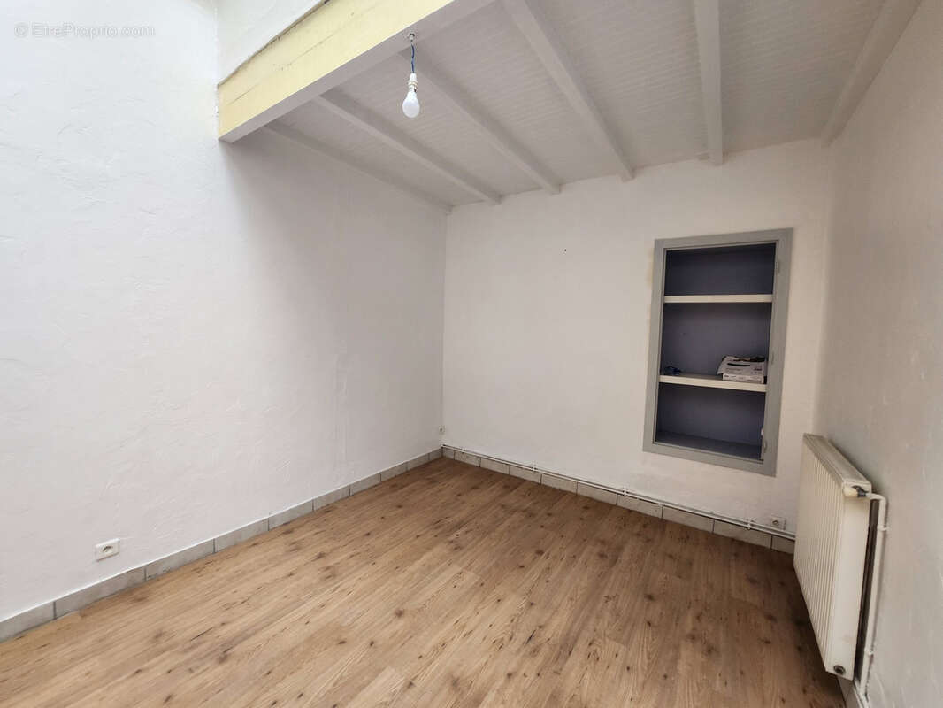 Maison à LA QUEUE-LES-YVELINES