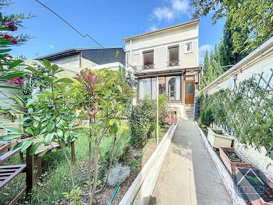 Maison à ASNIERES-SUR-SEINE