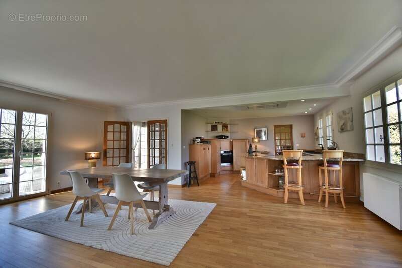 Maison à SAINT-PREST