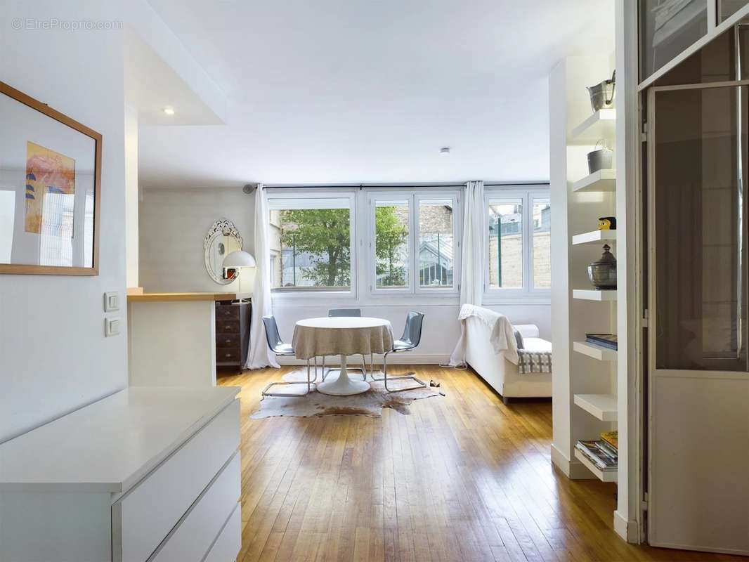 Appartement à PARIS-16E