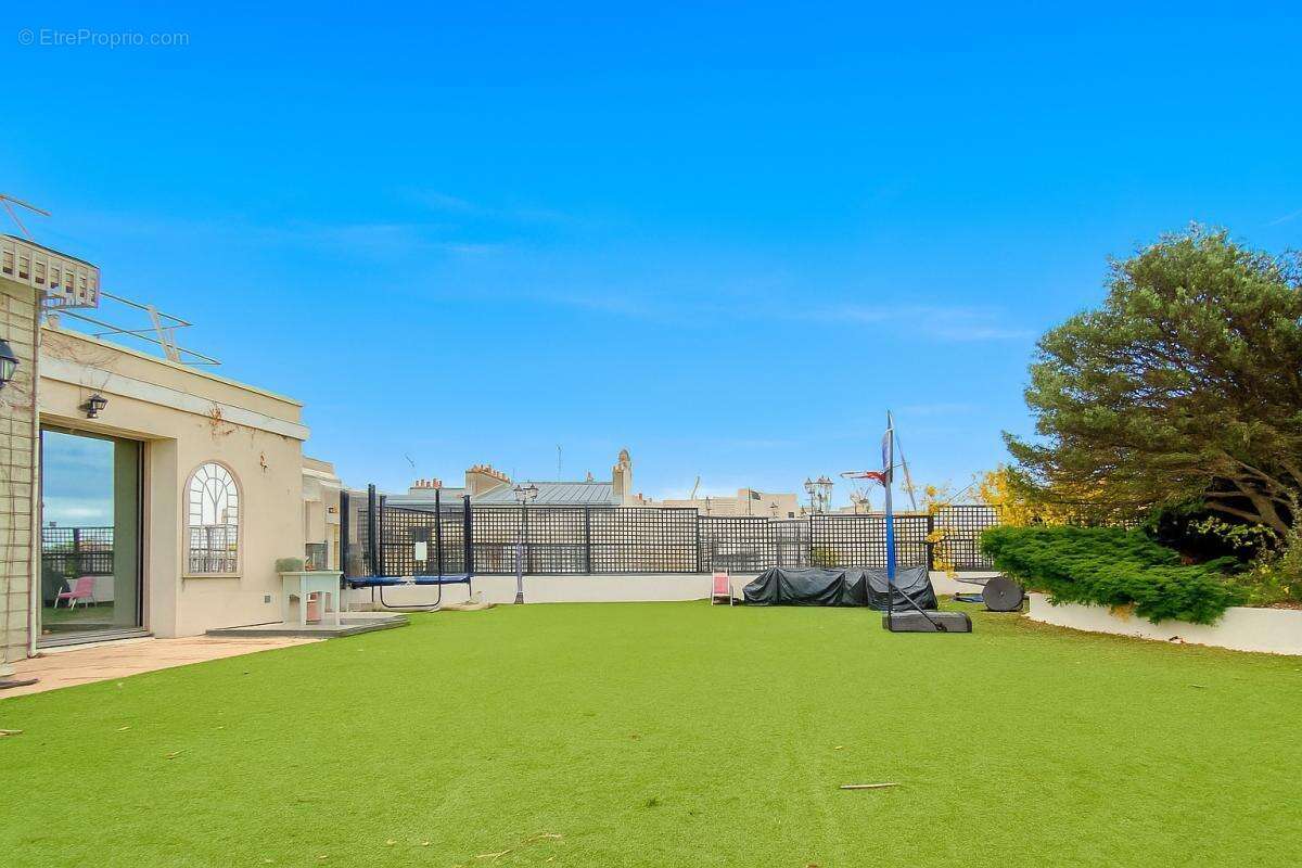 Appartement à LEVALLOIS-PERRET