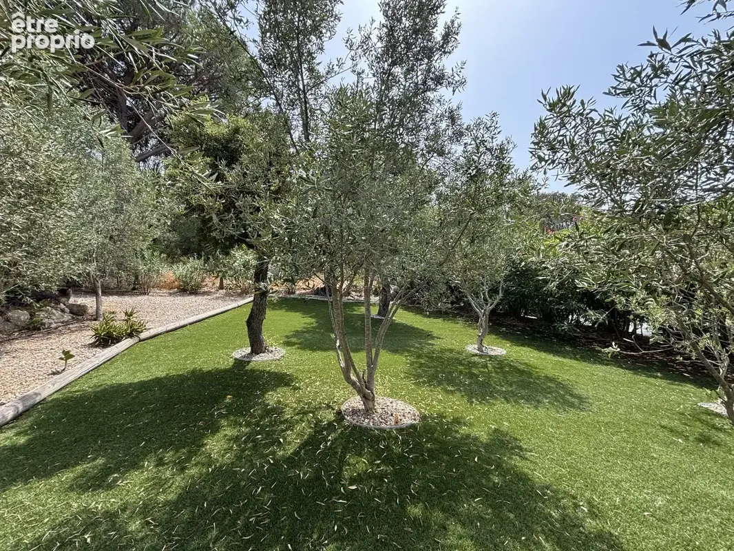 Appartement de 114m2 sur 2 niveaux  avec jardin aménagé dans résidence sécurisée avec piscine - photo 23
