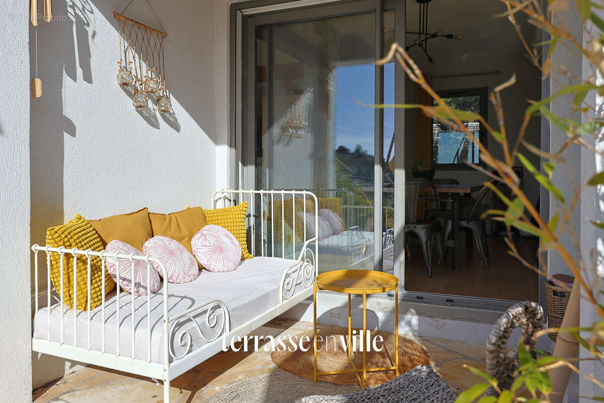 La ciotat - figuerolles - maison familiale - t6 - 204 m2 + t2 40 m2 - piscine - parcelle 1041m2 - vue mer - 1 - photo 14