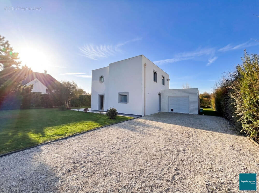 Maison à BENOUVILLE