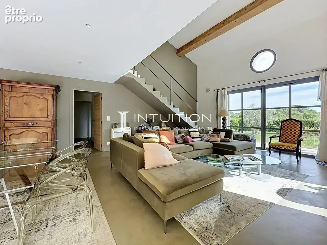 Proche Valbonne : Élégante villa avec vue panoramique et piscine - photo 6
