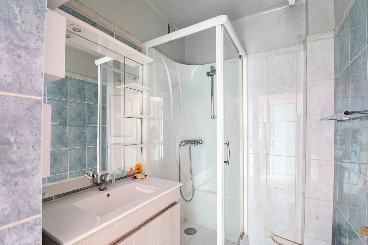 Appartement à MARSEILLE-4E