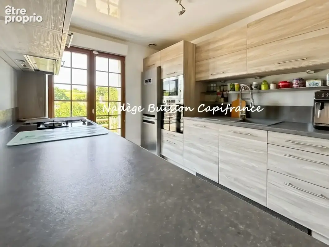 Cambremer centre – Maison familiale de 136 m² avec terrasse panoramique, vie de plain-pied et double garage - photo 16