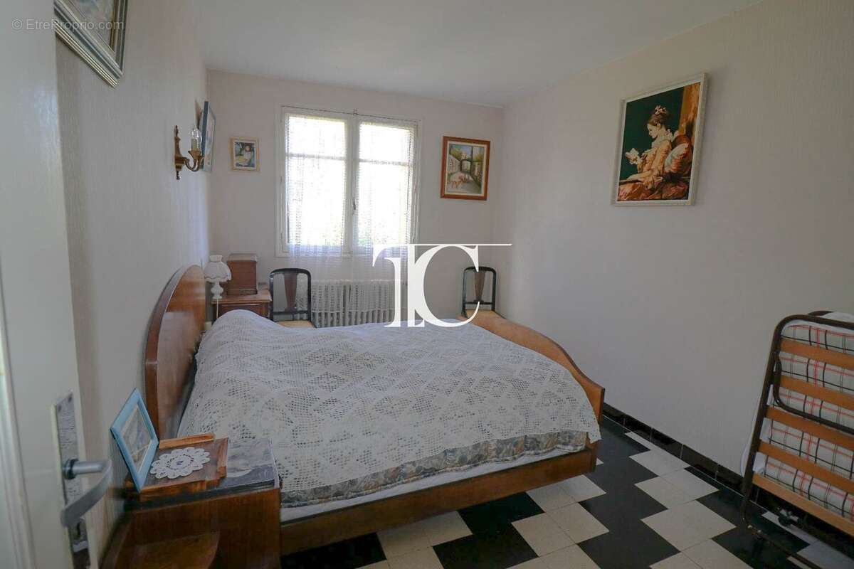 Maison individuelle sur 3434 m² de terrain avec toiture neuve Saint Ambroix - photo 8