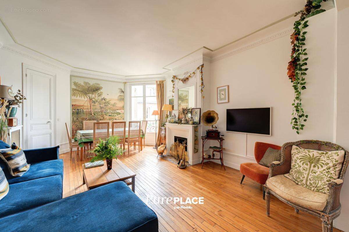 Appartement à PARIS-16E