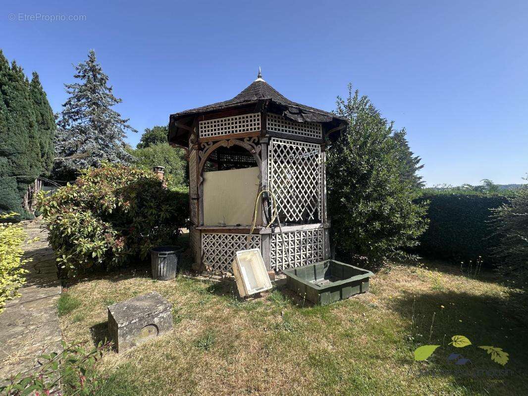 Maison à SAINT-LEONARD-DE-NOBLAT
