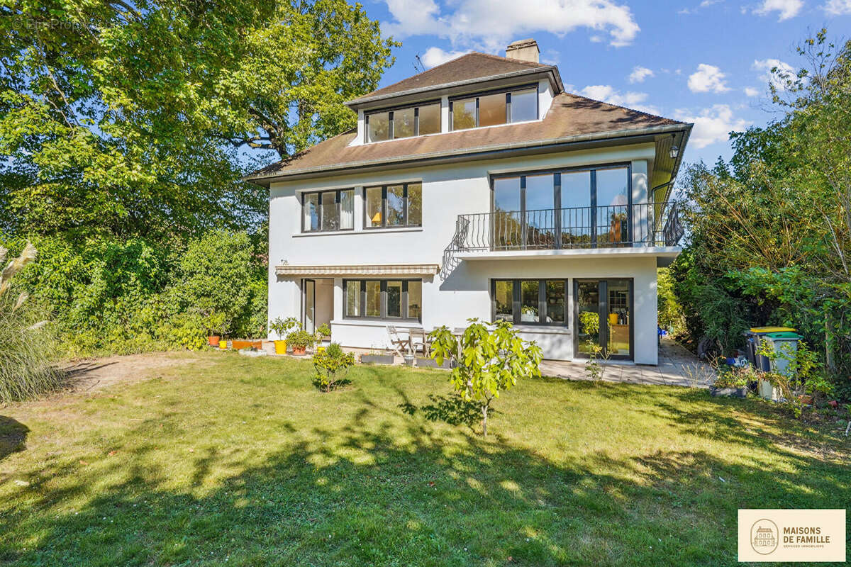 Maison à LA CELLE-SAINT-CLOUD