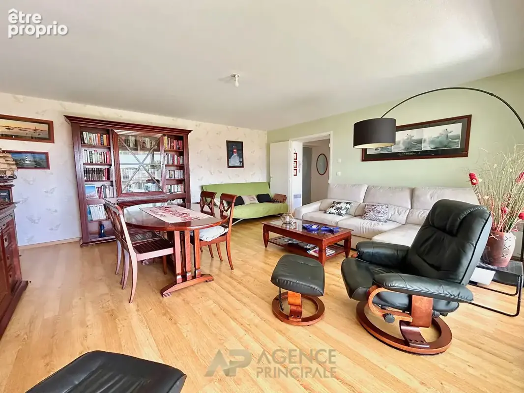 Appartement 64 m² La Rochelle -Terrasse 22 m² - Ascenseur - Parking - DPE B - photo 5