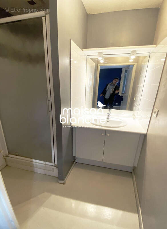 salle d&#039;eau parentale - Maison à VILLENAVE-D&#039;ORNON