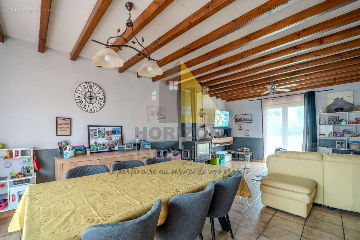 Maison à COMMENAILLES