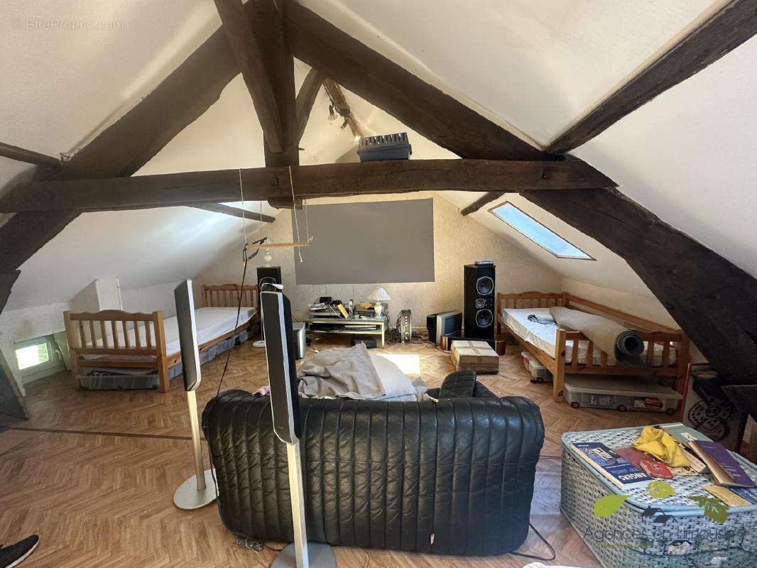 Maison à SAUVIAT-SUR-VIGE