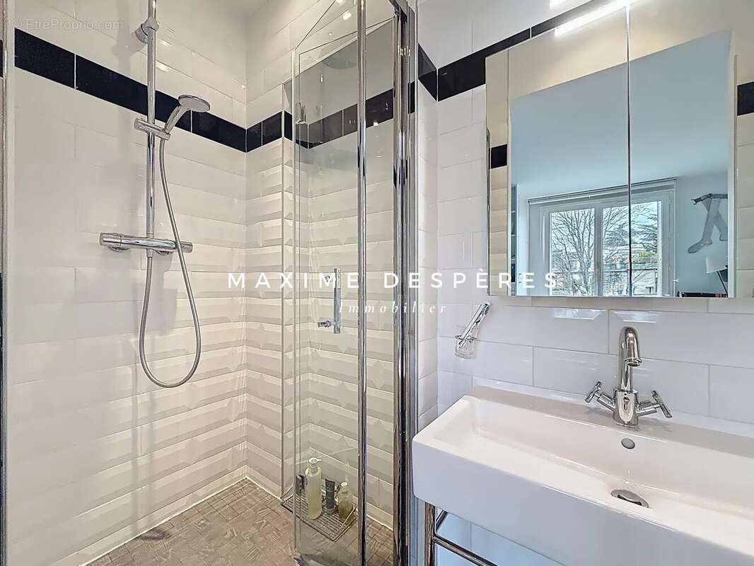 Appartement à NEUILLY-SUR-SEINE