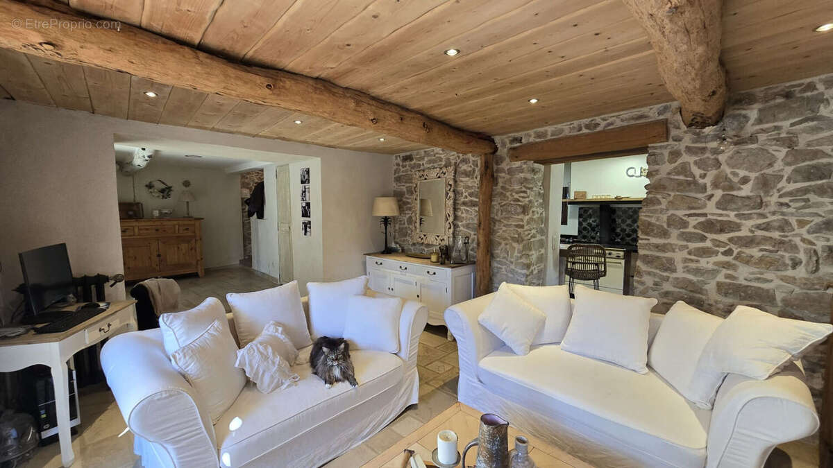 Maison à LE CASTELLET