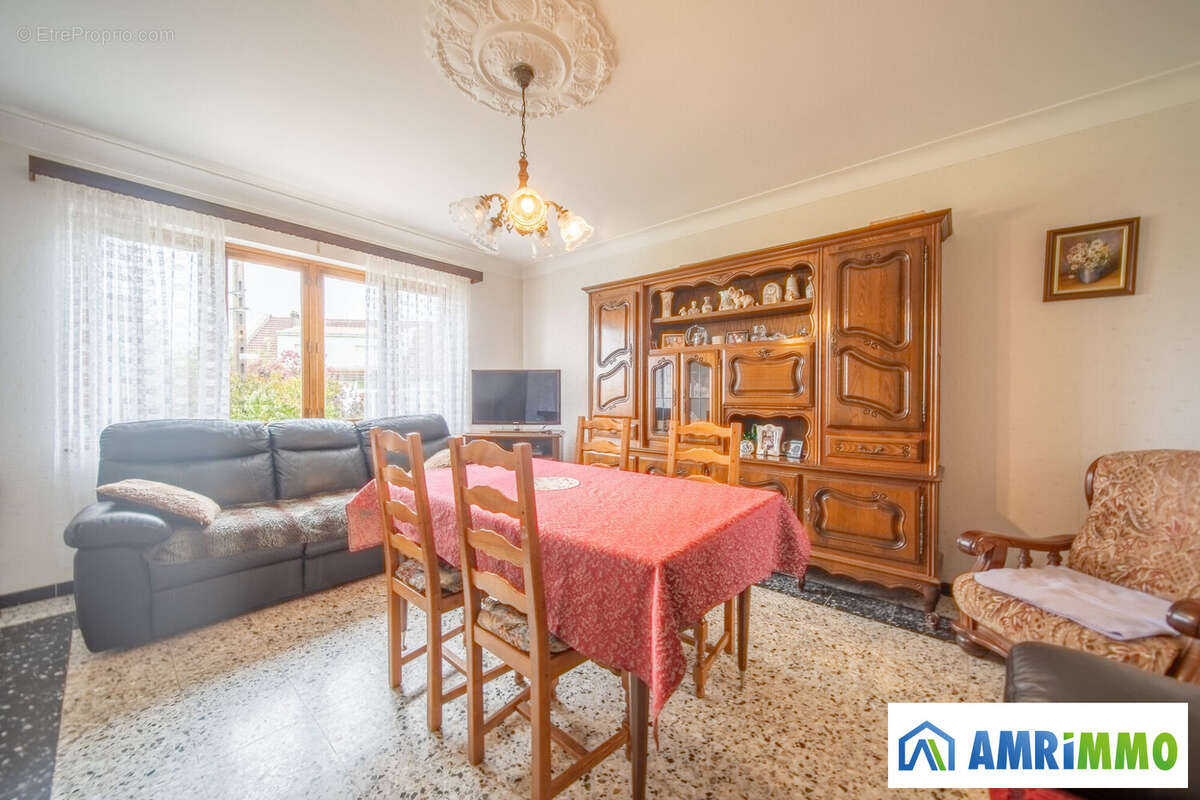 Maison à HAUCOURT-MOULAINE