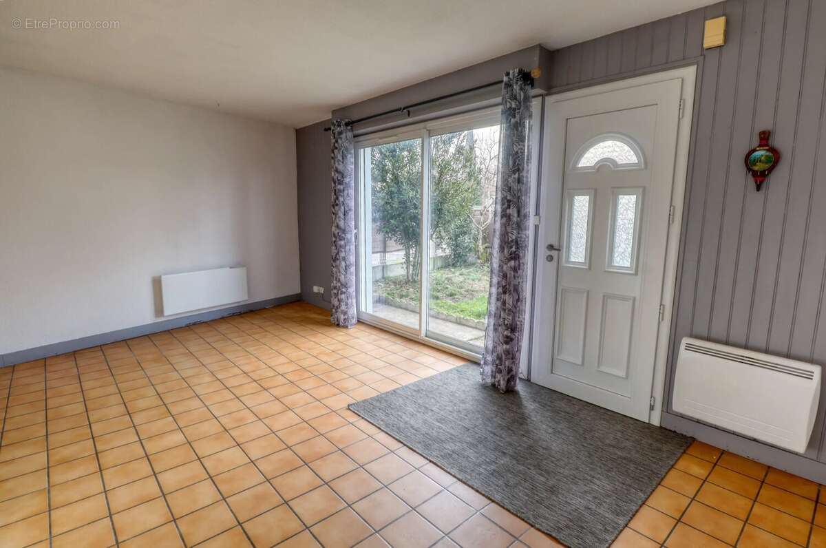 Appartement à PAREMPUYRE