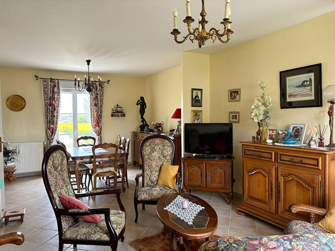 Maison à MILLY-SUR-THERAIN