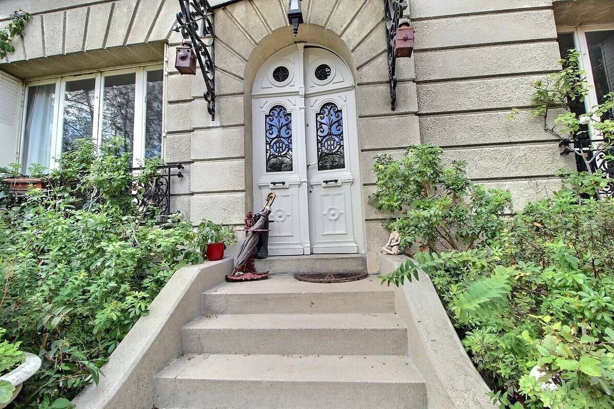 Maison à SAINT-MAUR-DES-FOSSES