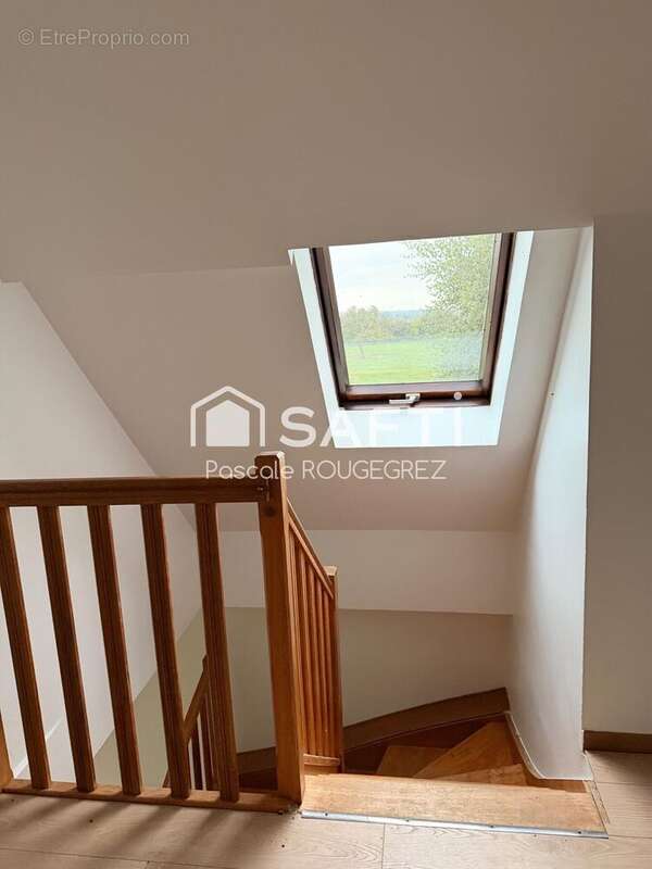 Photo 8 - Maison à PENIN