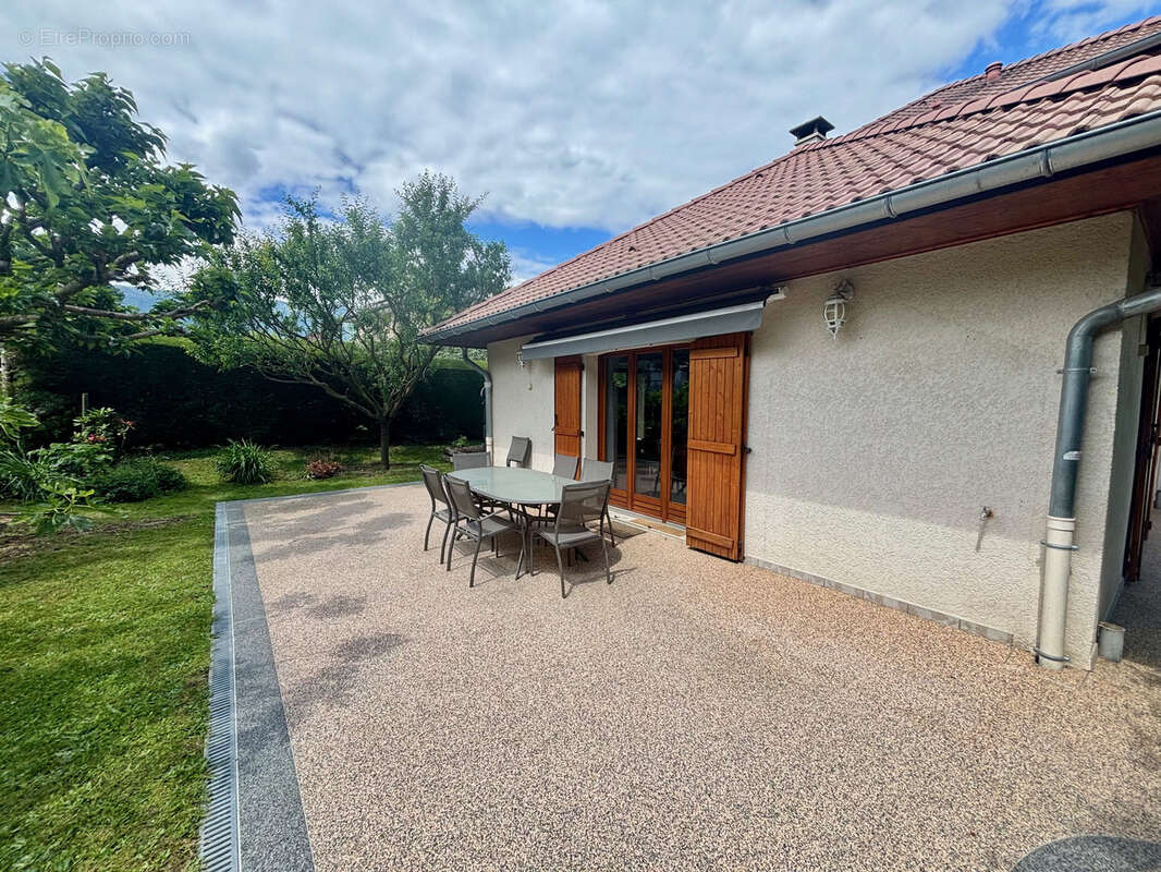 Maison à VIVIERS-DU-LAC