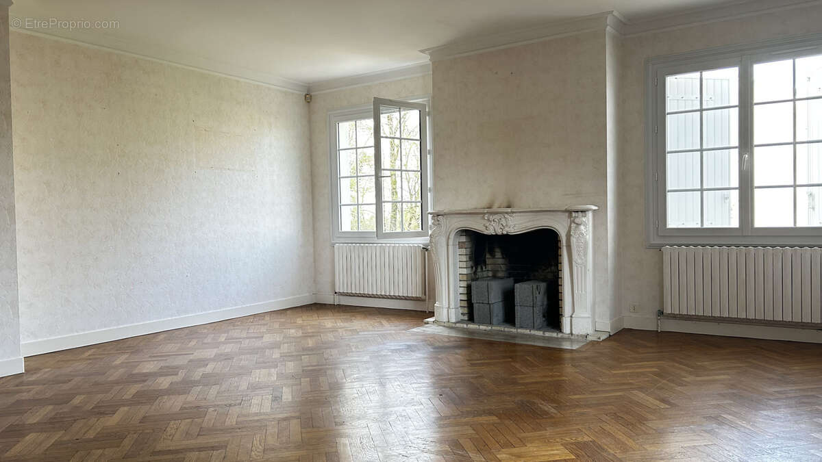 Maison à BESSINES