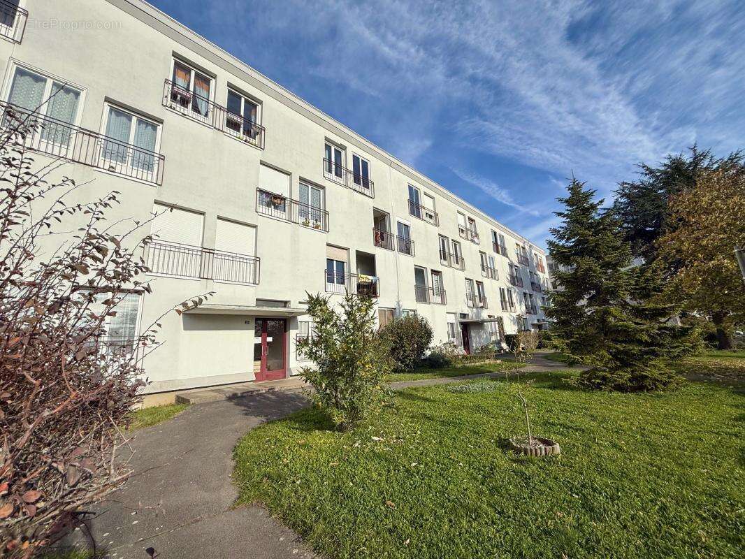 Appartement à CHENOVE