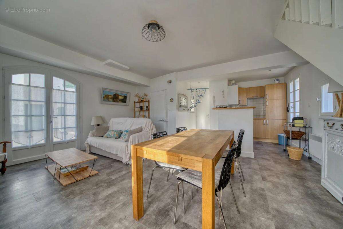 Appartement à SAINT-MARTIN-DE-RE