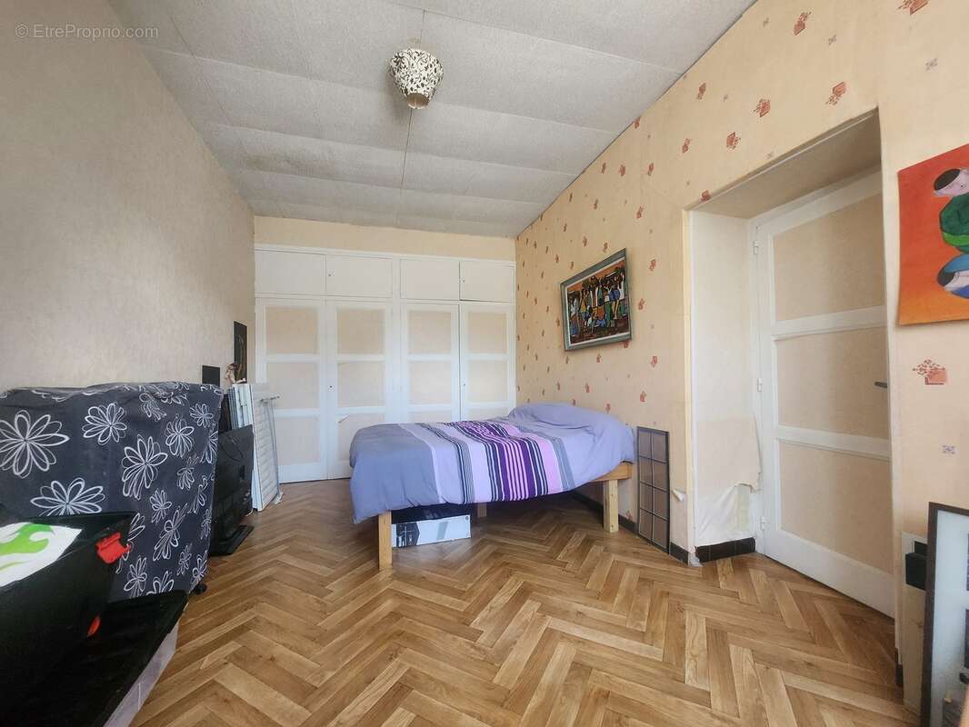 Appartement à SAINT-LEONARD-DE-NOBLAT