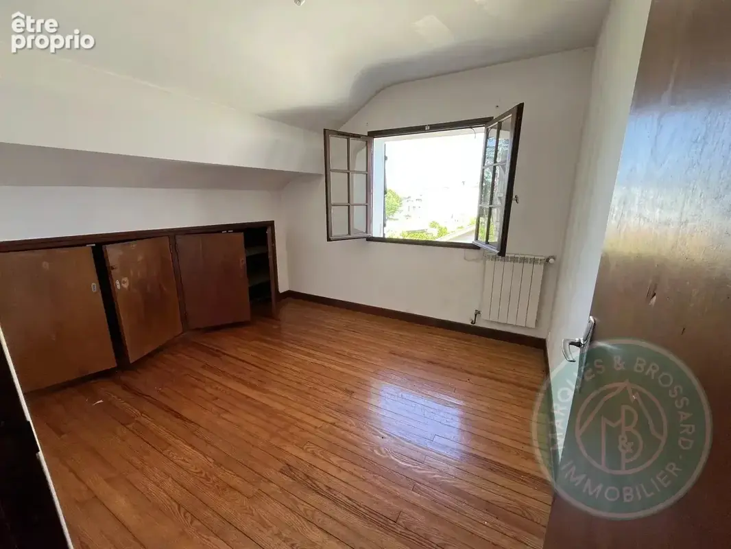 Orleix – Maison 4 chambres avec grange et beau potentiel - photo 8