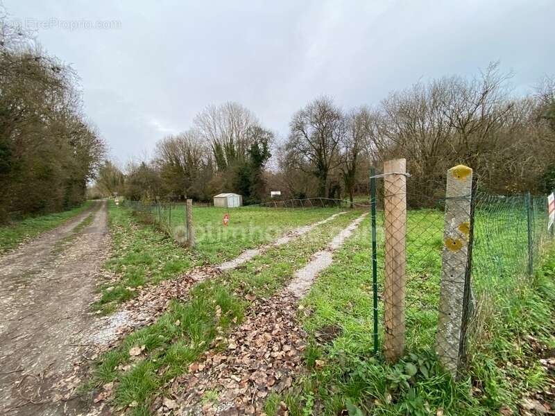 Terrain à LIESSE-NOTRE-DAME