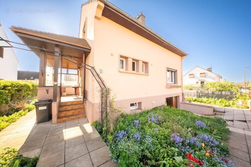 Maison à COUCHEY