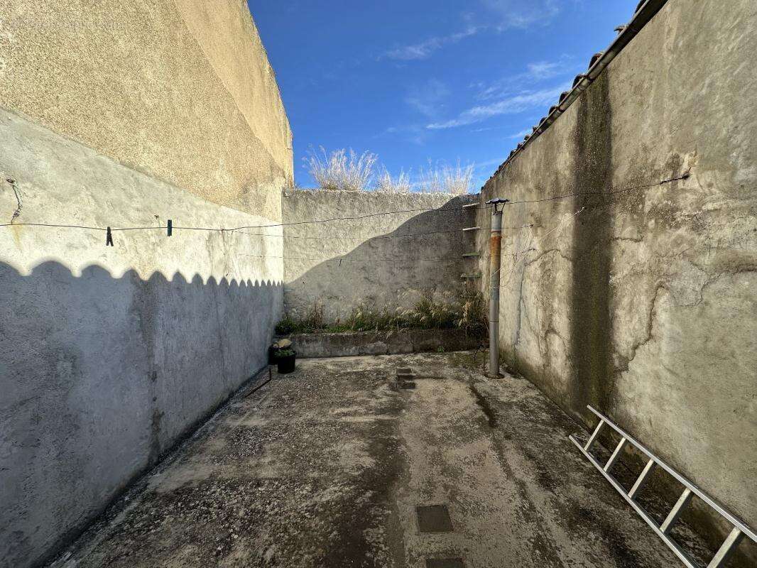 Maison à CAUNES-MINERVOIS