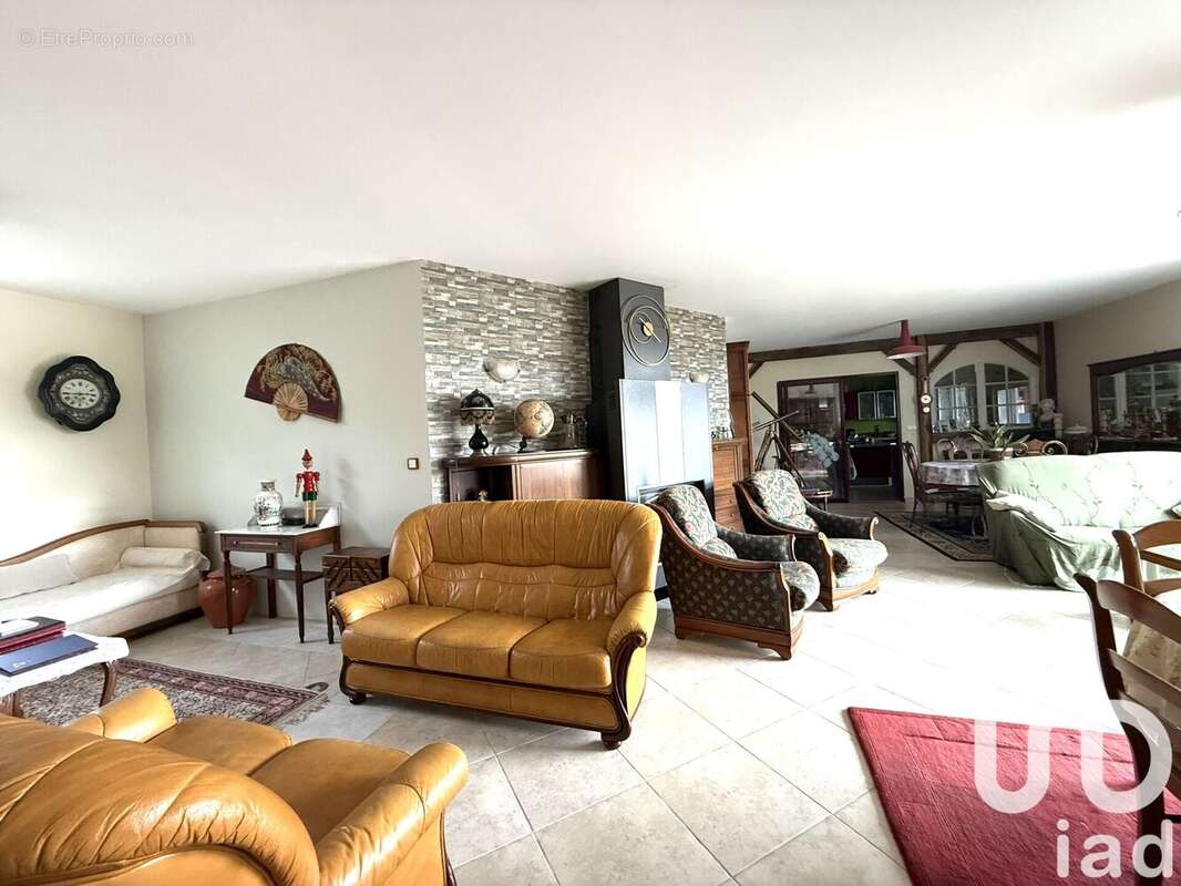 Photo 3 - Maison à SAINT-GEORGES-DE-MONTCLARD