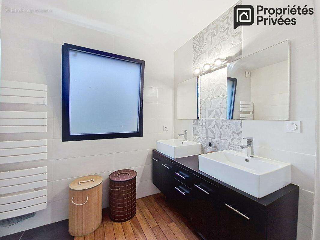 Maison à LANDIVISIAU