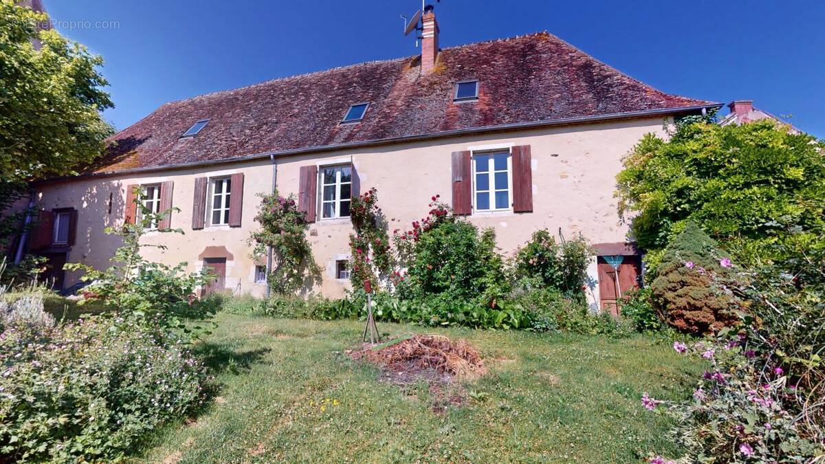 Maison à SURY-EN-VAUX