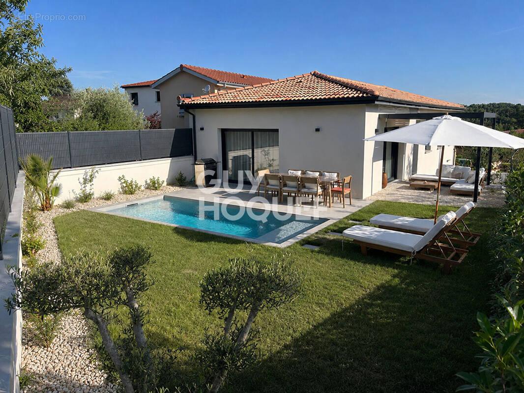 Maison à CHARLY