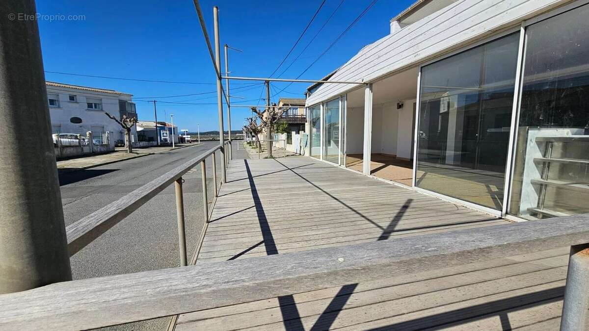 Commerce à GRUISSAN