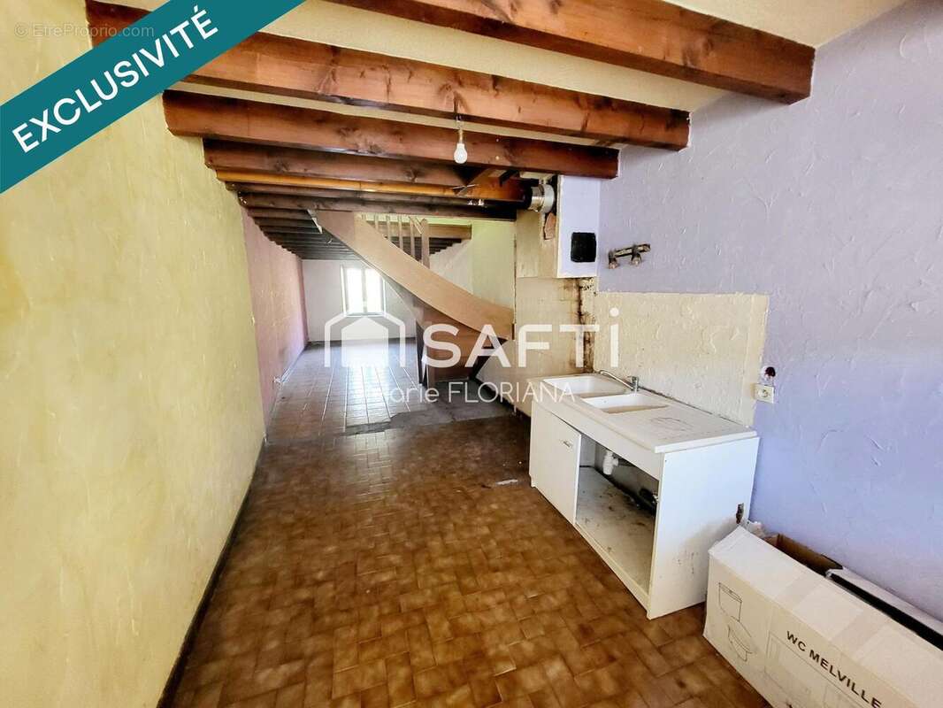 Maison 86 m² à Thoirette  - photo 3