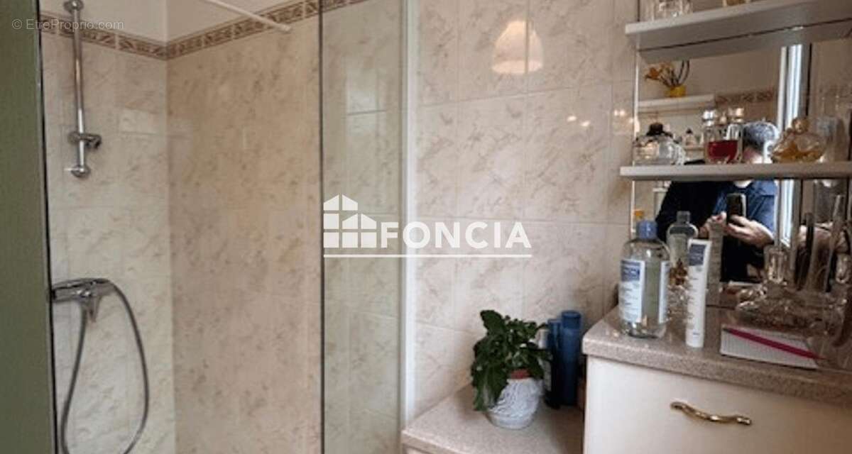 Maison à SAINTE-GENEVIEVE-DES-BOIS