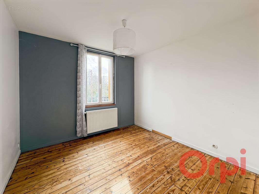 Maison à LA GUERCHE-SUR-L'AUBOIS